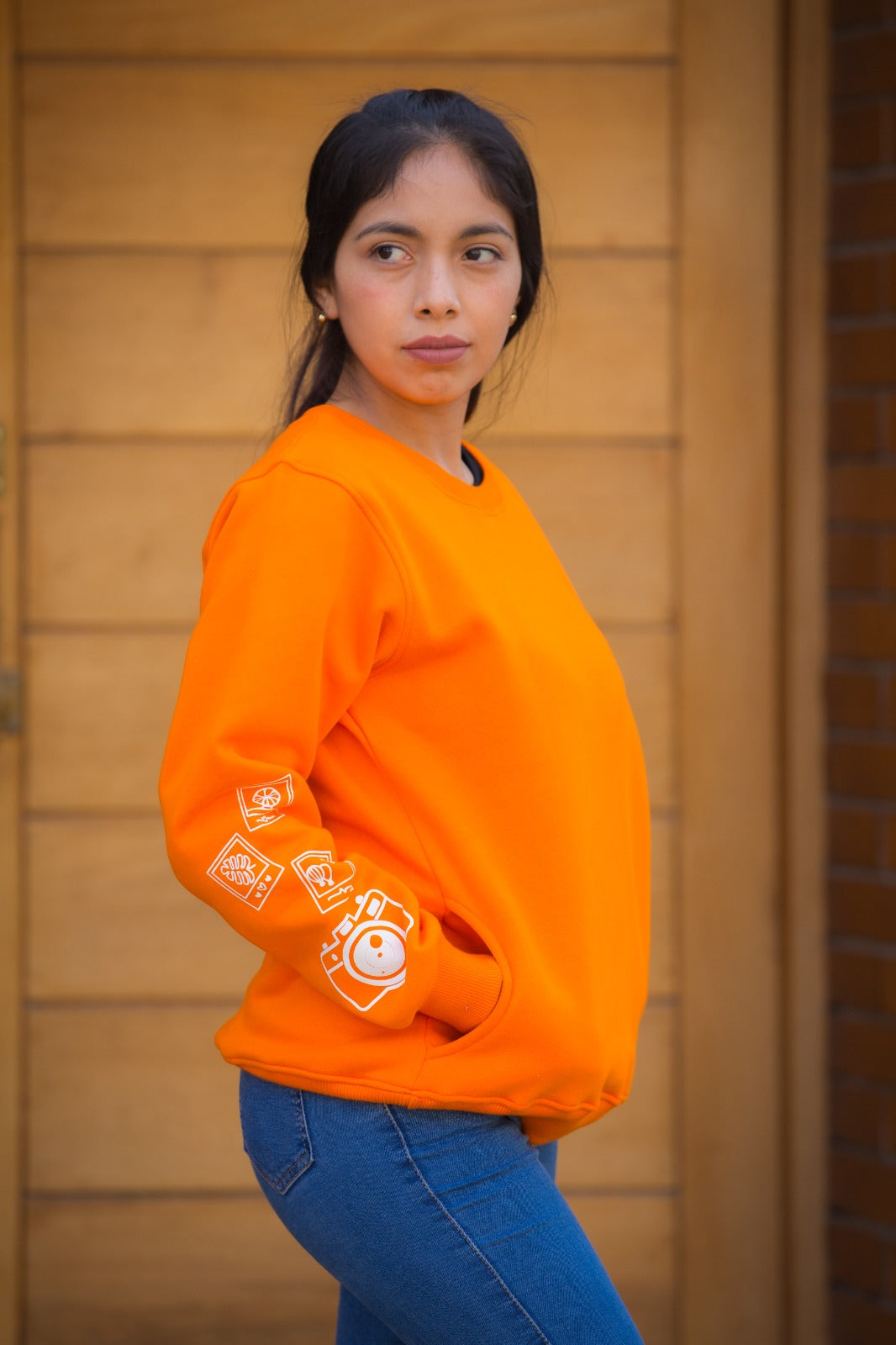 Polera Naranja Cámara
